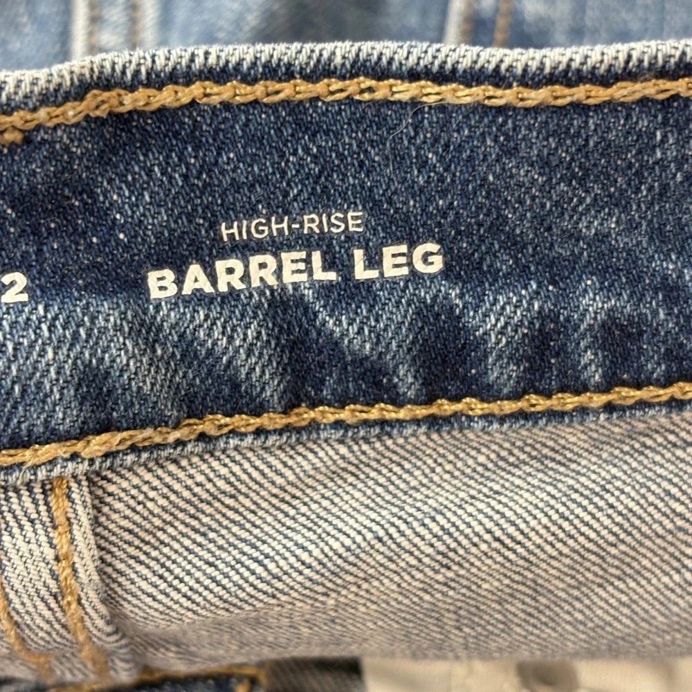 Old Navy Womens Barrel Leg Jeans Size 12 Blue High Rise Seam Detail Denim